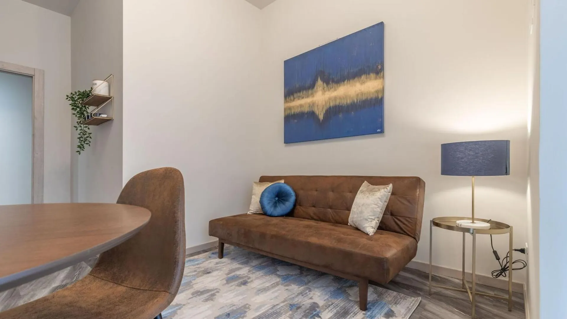 Apartment Italian Experience-Suite Leonardo Da Vinci Pavia Italy