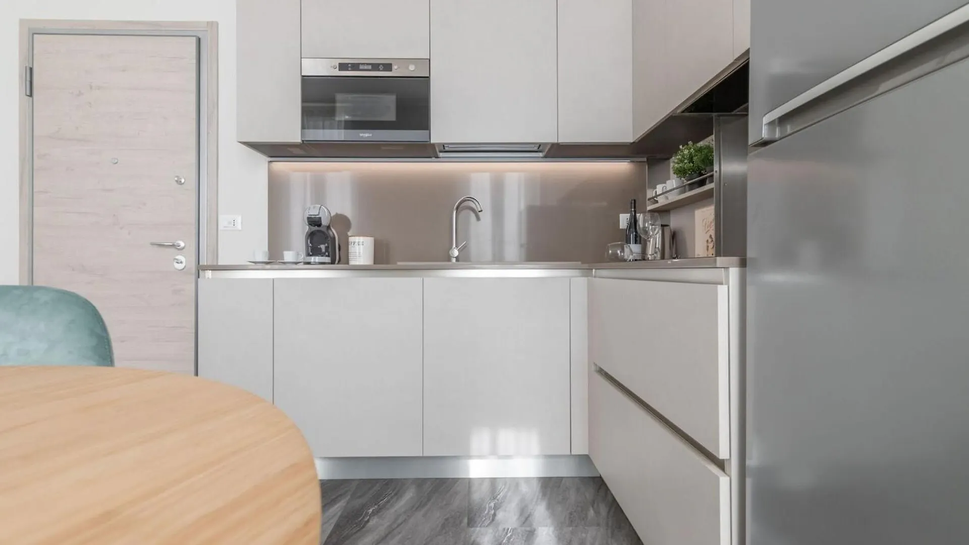 Italian Experience-Suite Leonardo Da Vinci Pavia 0*,